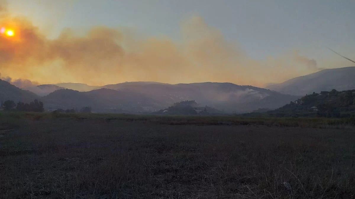 Φωτιά στη Ζάκυνθο - Μήνυμα 112 για εκκένωση οικισμού