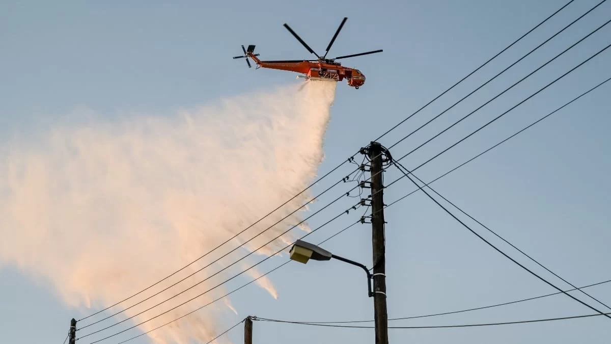 Φωτιά τώρα στον Ασπρόπυργο