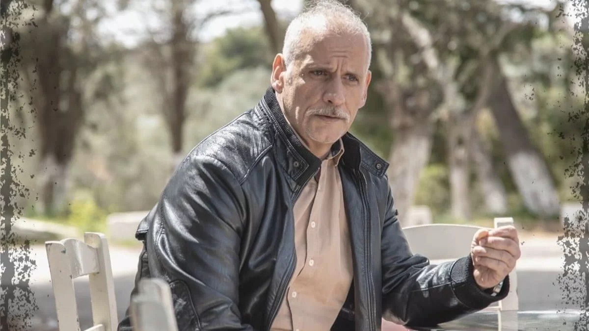 Καμία σχέση με τον Κώστα του Σασμού - Με πουκάμισο και αλυσίδα στο τζιν ο Γεωργαλάς σε βραδινή του έξοδο