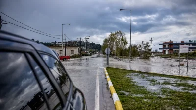 Έρχεται μαύρο Σαββατοκύριακο με τοπικές βροχές και καταιγίδες - Αναλυτικά η πρόβλεψη του καιρού