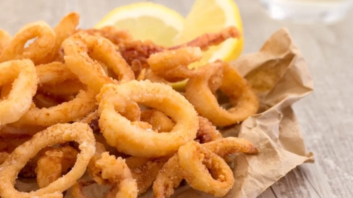 Το μυστικό είναι στο λάδι αλλά και σε... - Πώς θα φτιάξετε τα πιο τραγανά καλαμαράκια