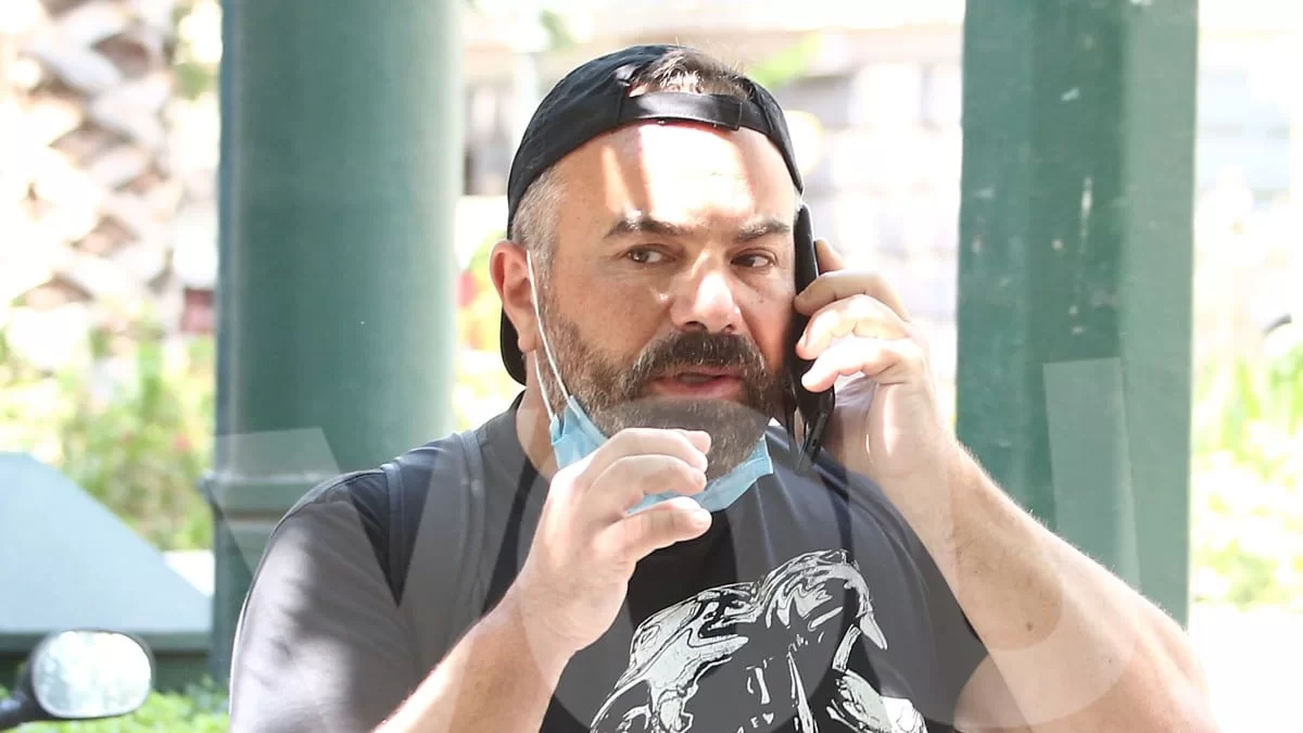 Μαυρισμένος και αρκετά γραμμωμένος - Νέες φωτογραφίες από το ταξίδι του Καλλίδη στο Τέξας