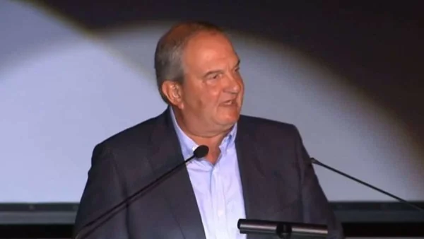 «Παράνομο και αντιδημοκρατικό!» - Η ηχηρή παρέμβαση του Κωνσταντίνου Καραμανλή για το σκάνδαλο των παρακολουθήσεων