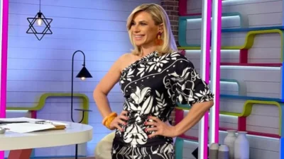 Ξάπλα στο χορτάρι η Κατερίνα Καραβάτου για το χατίρι του γιου της - Ανέλαβε χρέη τερματοφύλακα