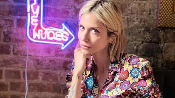 Καθισμένοι όλοι μαζί σε ανοργάνωτες παραλίες της Σκιάθου - Οι κοινές διακοπές Βίσση και Σοφίας Καρβέλα μαζί με τα παιδιά της