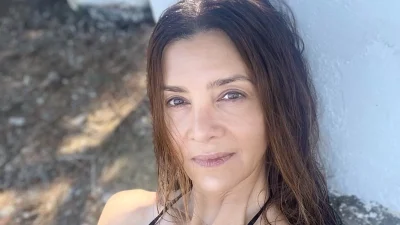 Έχει σώμα που βάζει κάτω και 20άρες - Η Κατερίνα Λέχου με μαύρο μπικίνι στην παραλία