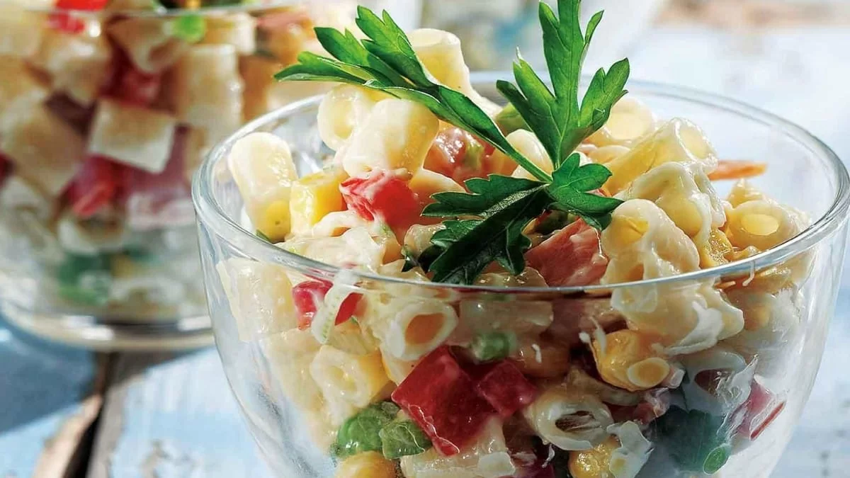 Δροσερή μακαρονοσαλάτα με μαγιονέζα και γιαούρτι - Για εσάς που θέλετε να φάτε ελαφριά