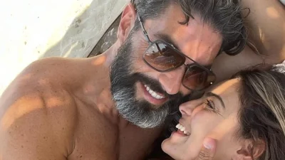 «Έχω μπλέξει με έναν...» - Οι πρώτες αναρτήσεις της Βρισηίδας και του Μαρτίκα από το ταξίδι τους στην Τουλούζη