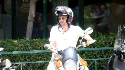 «Άνθρωποι...καρκίνος» - Ξέσπασε ο Μέμος Μπεγνής για την κακοποίηση του γαϊδάρου στη Ζίτσα