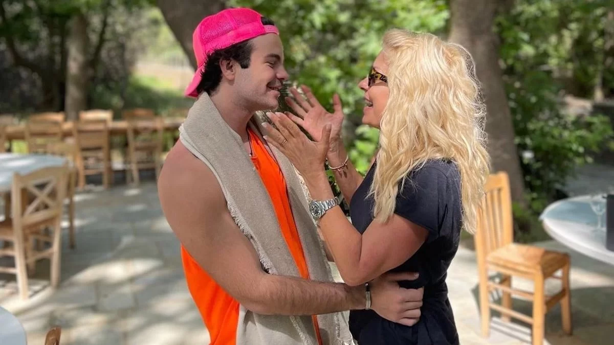 Του έχει τεράστια αδυναμία - Η φίλη της Ελένης Μενεγάκη που βάφτισε τον Άγγελο Λάτσιο