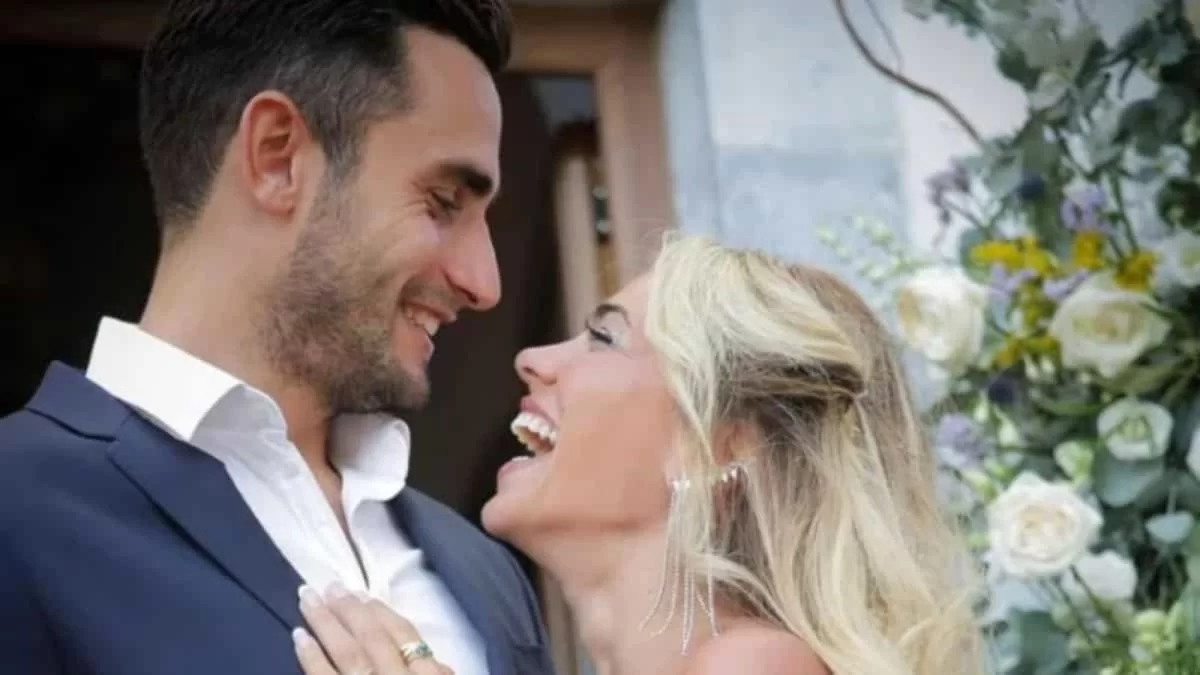 Οι δημόσιες τρυφερές ευχές της Μεταξά στον Καπότση για την ονομαστική του εορτή - «Χρόνια πολλά σύζυγε»