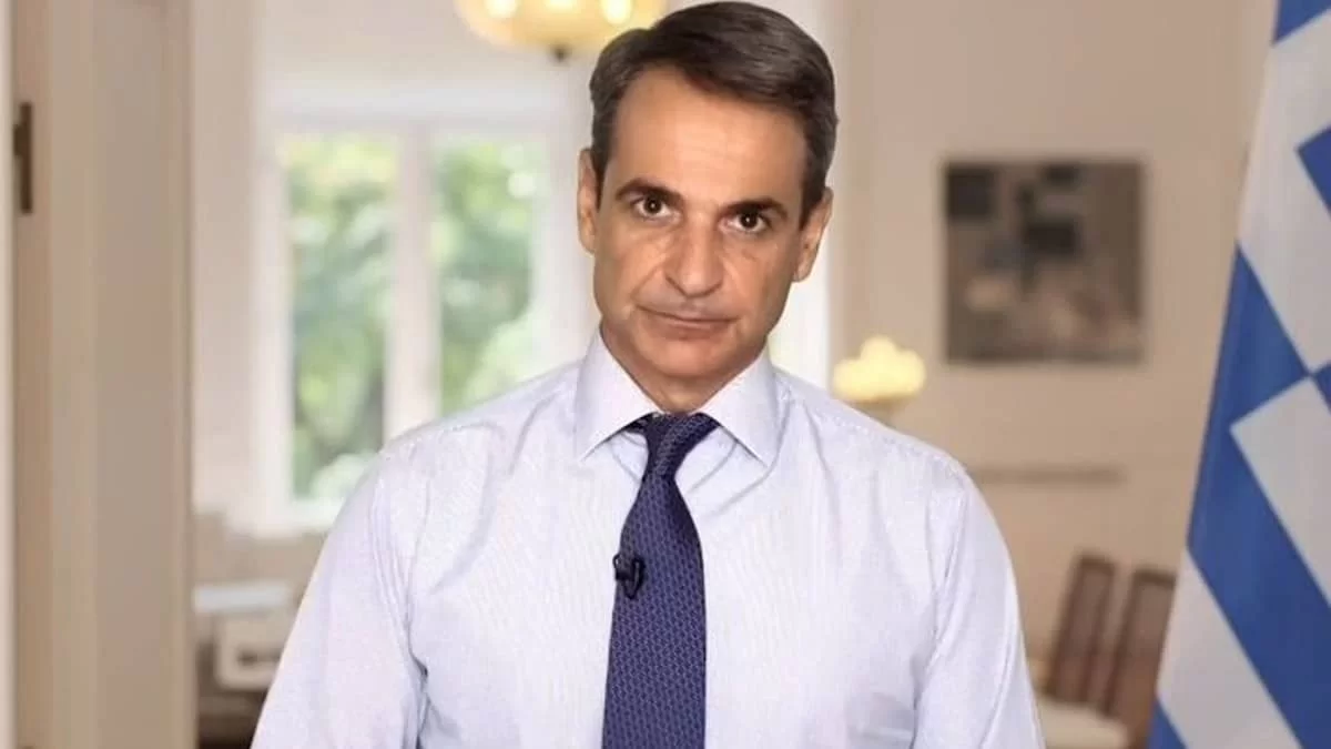 Στην ιδιαίτερη πατρίδα του μετά την υπόθεση παρακολούθησης - Στιγμές χαλάρωσης για τον Κυριάκο Μητσοτάκη στα Σφακιά