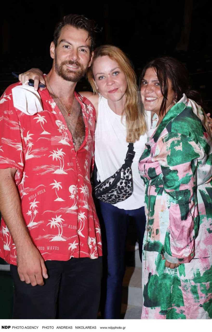 Δανάη Μπάρκα θέατρο