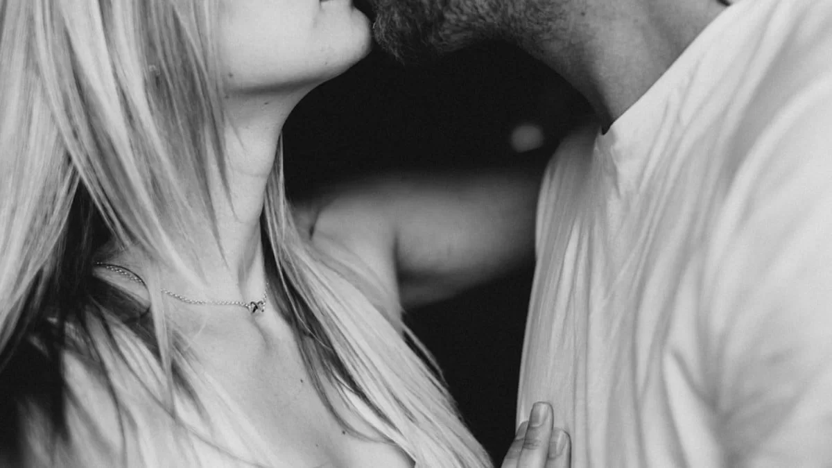 Γνωρίστηκαν σε σειρά και τώρα είναι μαζί - Νέο ειδύλλιο στην showbiz για γνωστούς ηθοποιούς