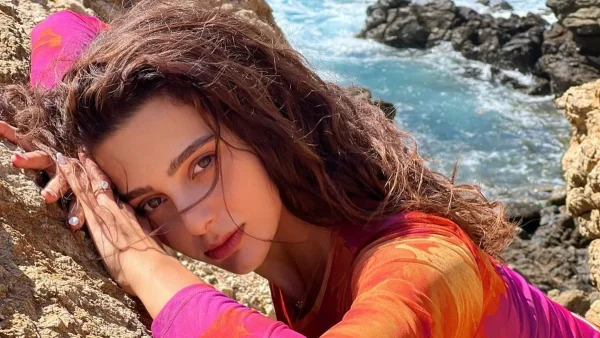 Νικoλέτα Μαυρίδη: Τραβάει το κορδόνι από το μπικίνι της και αποδεικνύει ότι είναι το απόλυτο κορμί