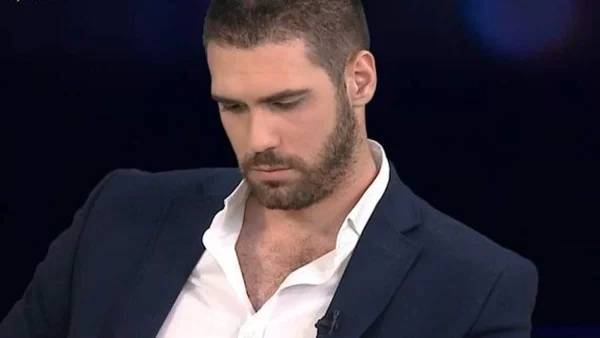 «Άγγελέ μου, δεν έφυγες...» - Ασύλληπτη θλίψη για τον Σπύρο Νικολαϊδή λίγο καιρό μετά τον θάνατο της μητέρας του