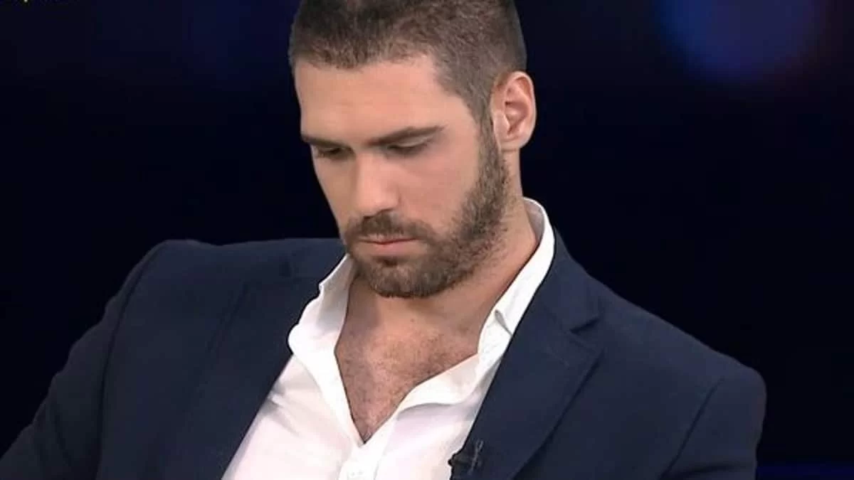 «Άγγελέ μου, δεν έφυγες...» - Ασύλληπτη θλίψη για τον Σπύρο Νικολαϊδή λίγο καιρό μετά τον θάνατο της μητέρας του