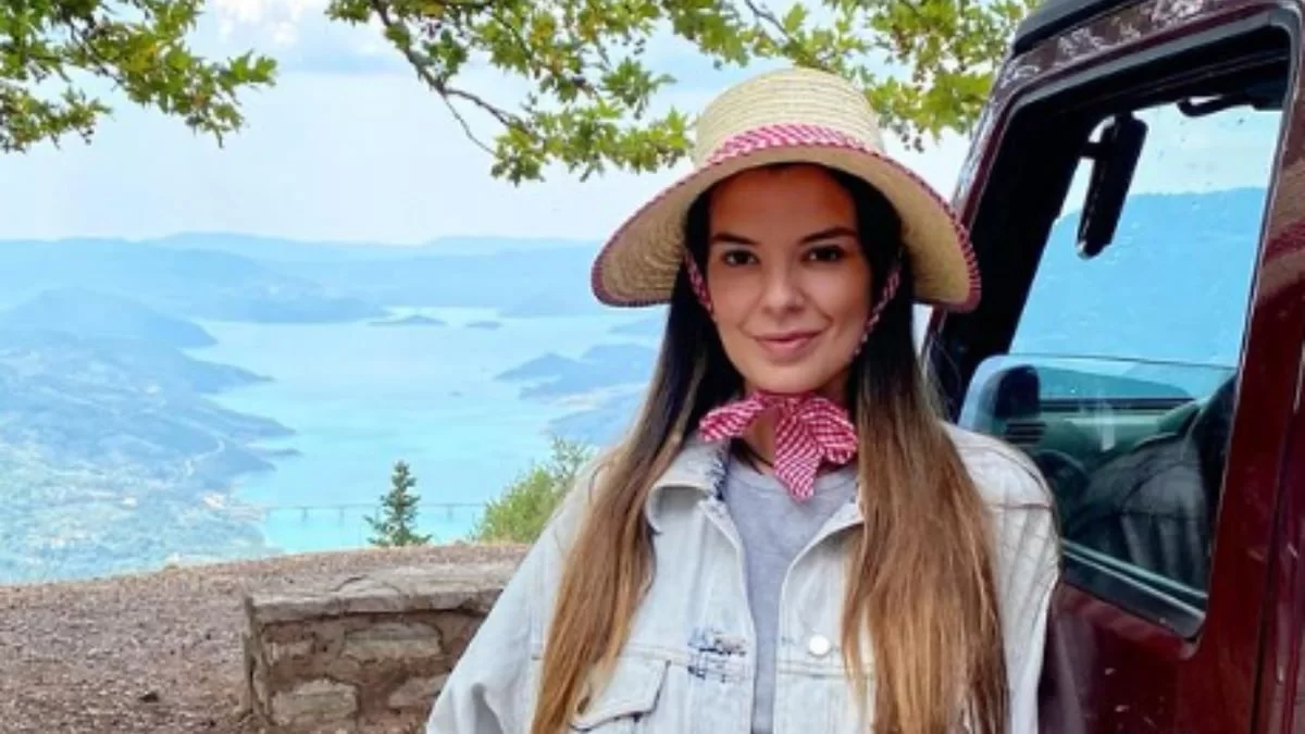 «Με κούρεψε σαν γίδι» - Δύσκολα τα παιδικά χρόνια για την Νικολέττα Ράλλη