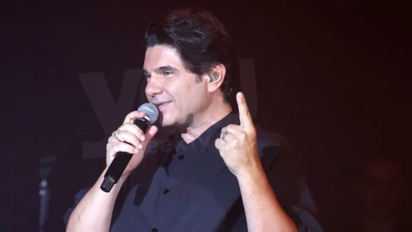 Άγριο ξύλο σε συναυλία του Νίκου Κουρκούλη - Σταμάτησε να τραγουδά και έγινε χαμός