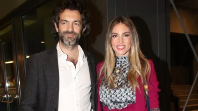 Σε Ιαπωνικό εστιατόριο στη Μύκονο Μιχόπουλος & Οικονομάκου - Δεν τον άφηνε από την αγκαλιά της