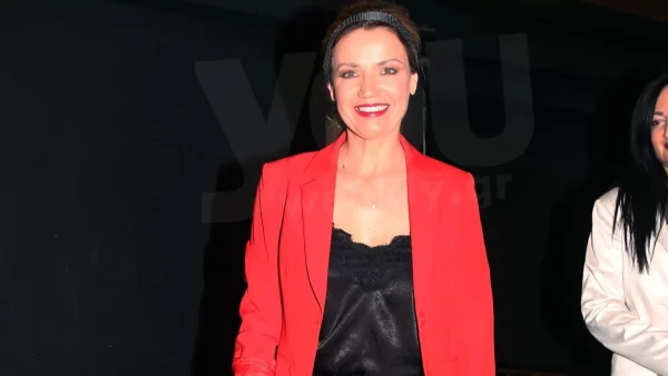 Με ροζ μαγιό και χωρίς ίχνος ρετούς πόζαρε η Παναγιώτα Βλαντή - Σούσουρο με την ανάρτησή της