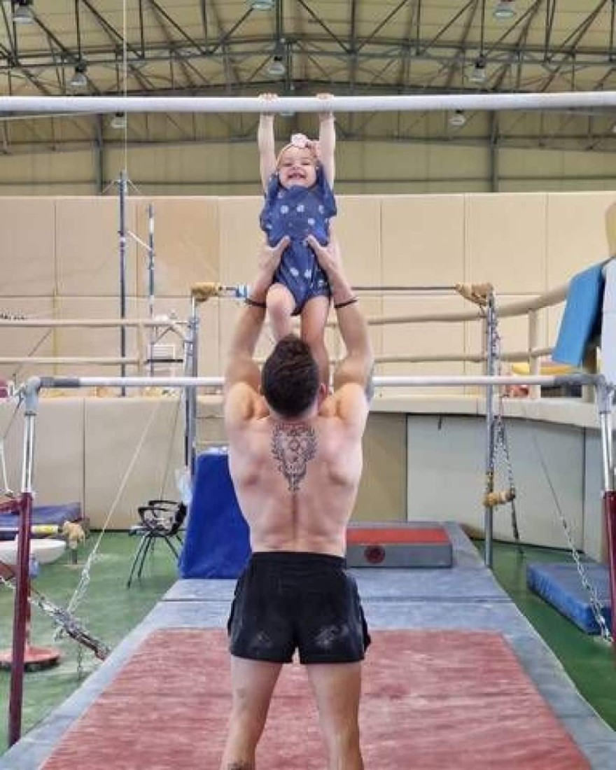 Ο Λευτέρης Πετρούνιας σε προπόνηση με την κόρη του