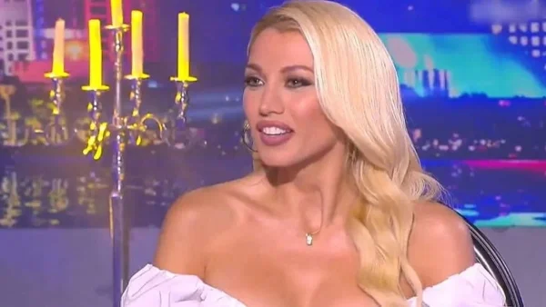 Από τα χεράκια της μαμά της - Οι λιγούρες της Σπυροπούλου όσο βρίσκεται στο πατρικό της στην Ρόδο