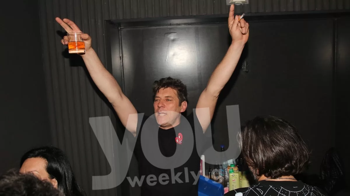 Δεν έχει πατήσει ακόμα τα 50 και κρατιέται κορμάρα - Η εμφάνιση του Γιάννη Στάνκογλου στην παραλία