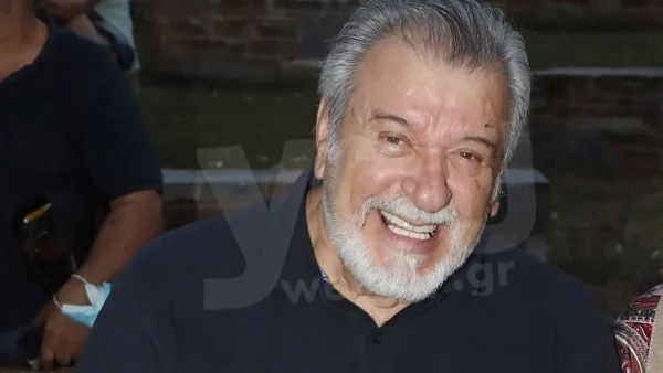 Ξανθιά και πολύ γοητευτική - Αυτή είναι η εδώ και 48 χρόνια σύζυγος του Τάσου Χαλκιά