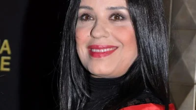 Καμία σχέση με την Καλλιόπη του "Σασμού" - Το γλέντησε μέχρι τα μεσάνυχτα η Μαρία Τζομπανάκη σε κρητικό πανηγύρι