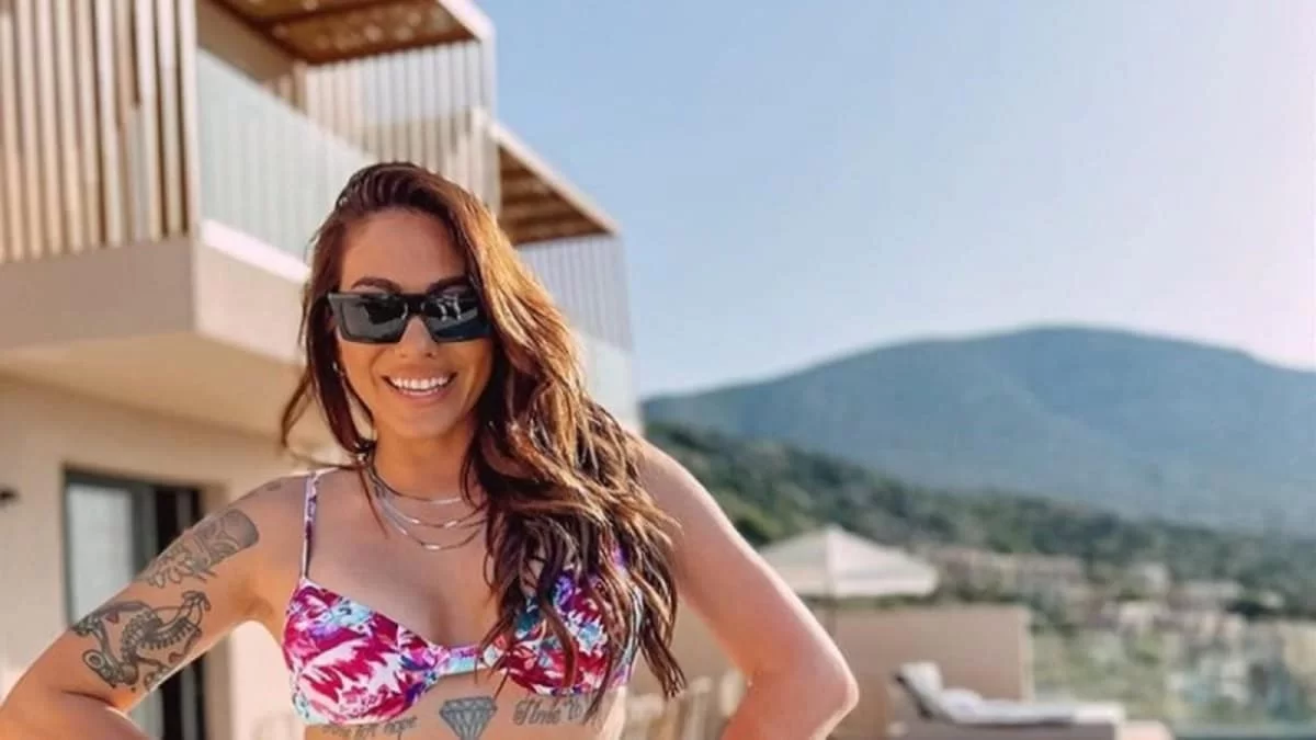 Τα περνάει και μόνη της καλά - Ο Βασάλος Χαλκιδική και η Βαλαβάνη με άλλη παρέα στην Κρήτη