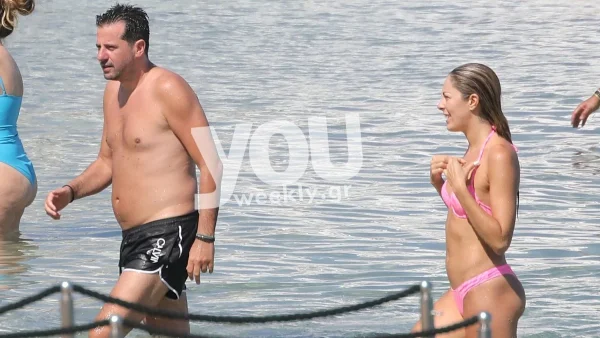 Φουλ ερωτευμένη η Ματίνα Ζάρα - Τα καυτά φιλιά και τα παιχνίδια στη θάλασσα με το σύντροφό της Χρήστο Βαρδάλο