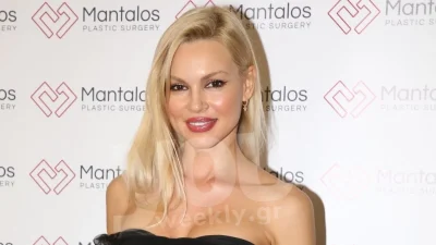 Φέρτε τον πυροσβεστήρα! "Άναψε φωτιές" η Βίκυ Κάβουρα με κόκκινο φλογερό μπικίνι ξαπλωμένη στην πισίνα