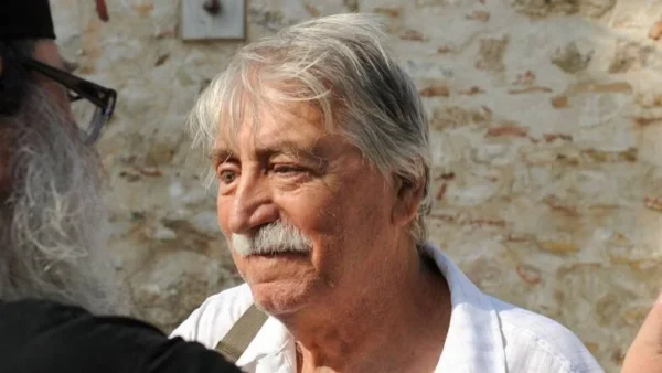 Aνέστης Βλάχος: Συγκινεί ο εγγονός του ηθοποιού με το μήνυμά του ένα χρόνο μετά το θάνατό του