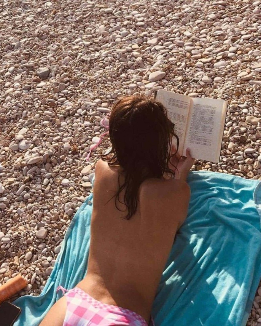  Topless η κόρη του Βοσκόπουλου και της Γκερέκου στις διακοπές της