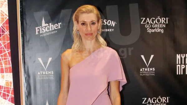 Η Ζέτα Δούκα είπε "αντίο" στο ξανθό - Τόλμησε και έκανε την μεγάλη αλλαγή στα μαλλιά της