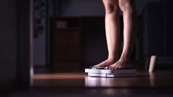 Το σωτήριο ρόφημα που θα σου αλλάξει μια και καλή τον μεταβολισμό με μόνο δυο υλικά