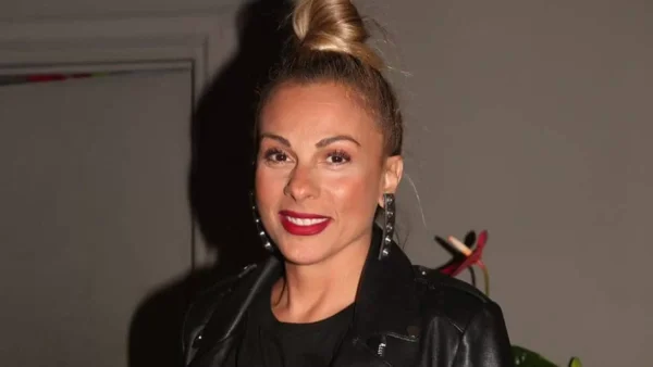 Με αποκαλυπτικό μπικίνι στις αμμουδιές - Σούσουρο στο instagram με τις φωτογραφίες της Ζώζας Μεταξά