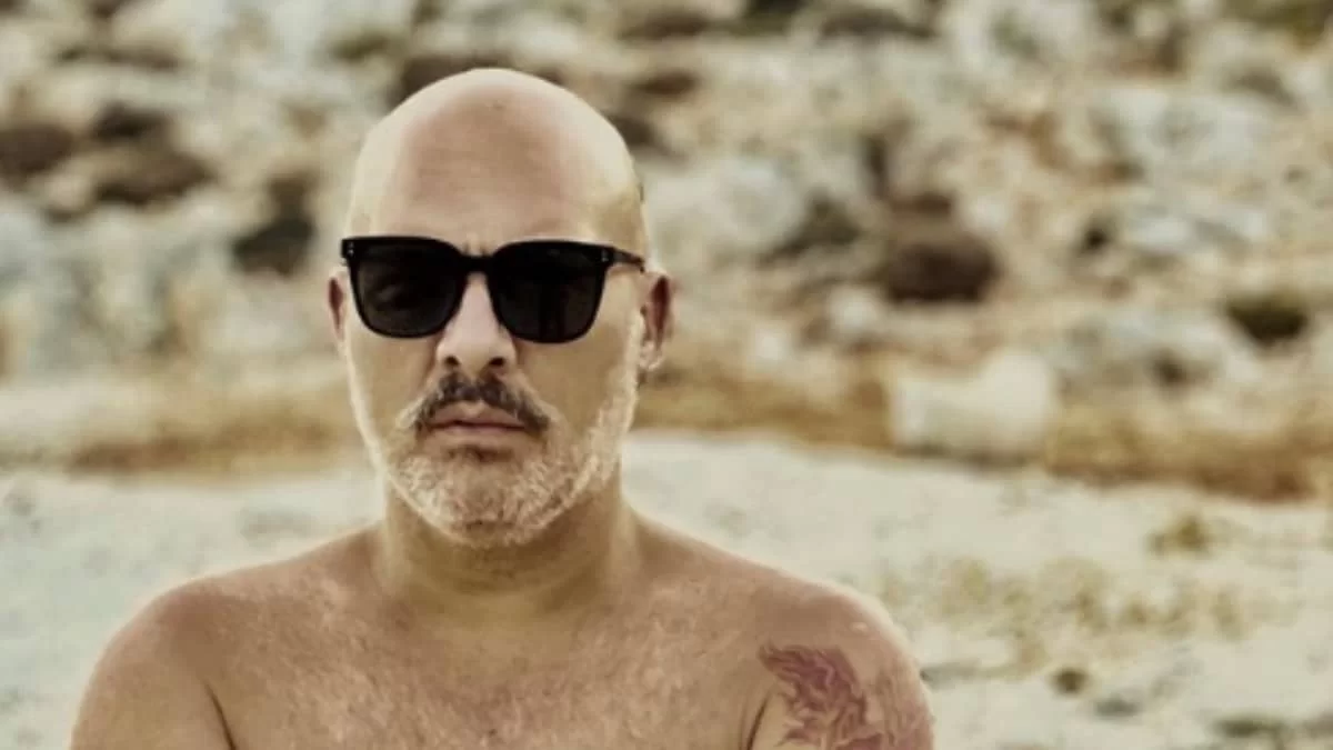 Ντυμένος τσολιάς με φουστανέλα και τσαρούχια ο Νίκος Μουτσινάς - Το ξεκαρδιστικό τρέιλερ για την πρεμιέρα της εκπομπής "Καλό Μεσημεράκι"