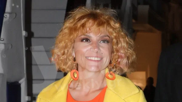 Χωρίς φίλτρα και με άφτιαχτο μαλλί - Το πρόσωπο της Ελεονώρας Ζουγανέλη χωρίς ίχνος μακιγιάζ