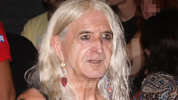 Με αμάνικο μπλουζάκι και κρεμαστά σκουλαρίκια - Πρώτη δημόσια εμφάνιση του Καρβέλα με την Φερεντίνου μετά τη γέννα