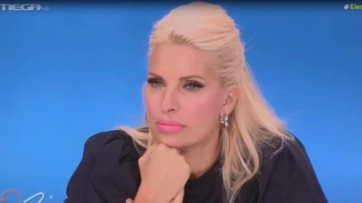 «Περάσαμε μεγάλη δυσκολία στο σπίτι μας φέτος...» - Βαρύ το κλίμα στην εκπομπή της Ελένης Μενεγάκη