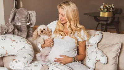 Γυμνάζεται με τούρλα την κοιλίτσα - Η άσκηση που κάνει η Κωνσταντίνα Σπυροπούλου στον 5ο μήνα της εγκυμοσύνης της