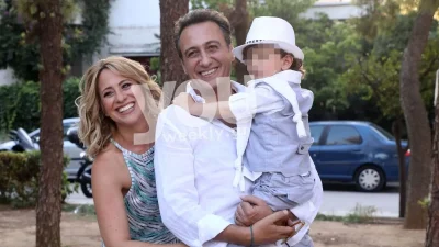 Στιγμές ευτυχίας για τον Βαγγέλη Αλεξανδρή των «Άγριων Μελισσών» - Βάπτισε τον γιο του παρουσία πρώην συνεργατών