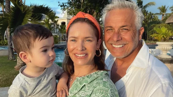 Flashback: Αδημοσίευτες φωτογραφίες του γάμου, της Ανίτας Μπραντ και του Χάρη Χριστόπουλου - Το υπέρλαμπρο νυφικό της