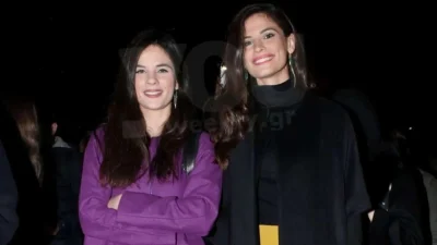 Πόζαρε αγκαλιά με τις ανιψιές η Ελίνα Μπόμπα - Στη Μύκονο η αδερφή της Χριστίνας δυο μέρες πριν τη βάπτιση