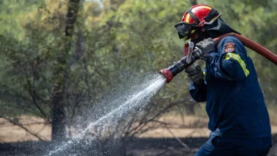 Μεγάλη φωτιά στο Πετροχώρι Μεσσηνίας