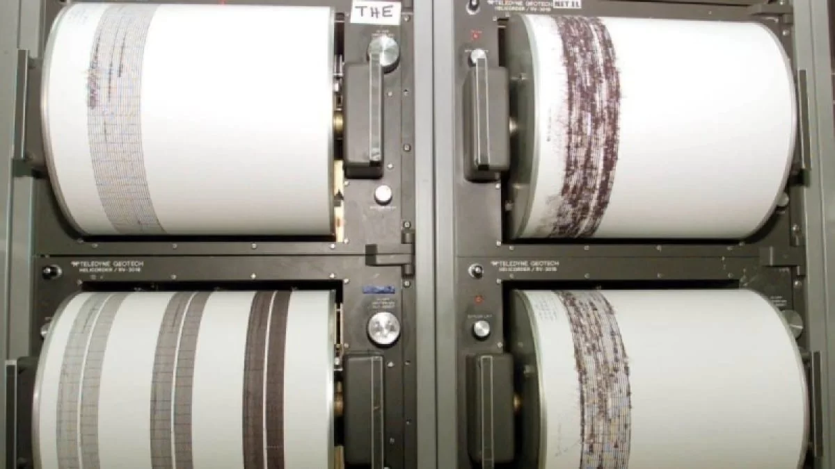 Σεισμός τώρα ανάμεσα στη Ζάκυνθο και την Κεφαλονιά