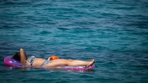 Καιρός 10/9: Ηλιοφάνεια και άνοδος της θερμοκρασίας - Σε ποιες περιοχές θα χτυπήσει "κόκκινο" η ζέστη