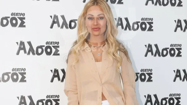 Μαυρισμένη και με μαγιό που "κόβει" την ανάσα - Η Ελένη Βουλγαράκη κόλασε το instagram